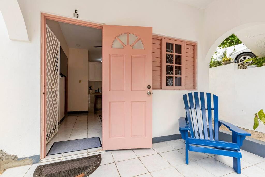 Shaw Park Gem Lägenhet Ocho Rios Exteriör bild