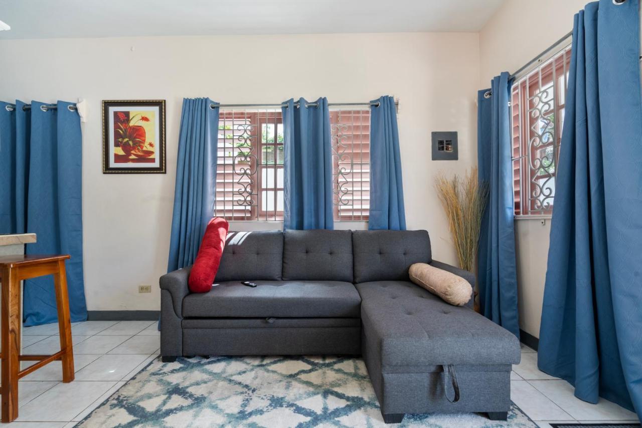 Shaw Park Gem Lägenhet Ocho Rios Exteriör bild